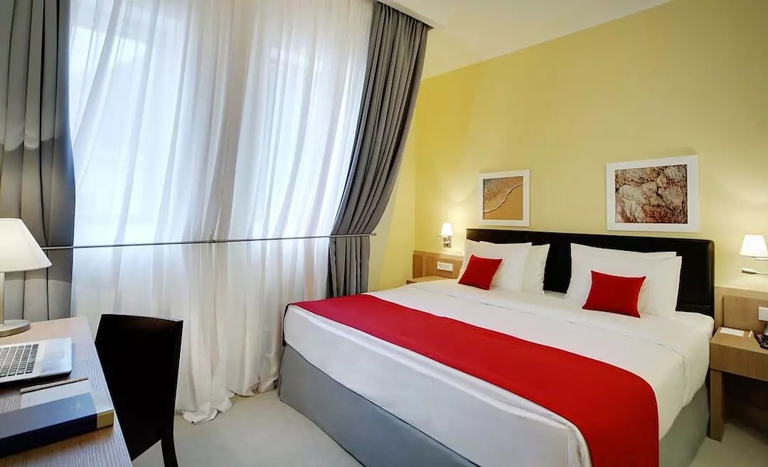 هتل گلدن تولیپ رزا خوتور